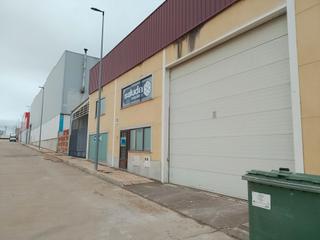 Rent Industrial building in Rollo - Puente Ladrillo