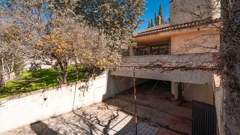 Foto 06adc75d-5cff-453e-8bc8-7c91b3ea6144. Chalet en calle tramontana 26a en Albolote