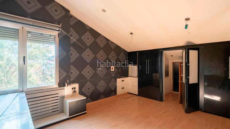 Foto f0cd04e6-dbed-45b9-8653-00e594d10228. Chalet en calle tramontana 26a en Albolote