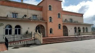 Edificio en Guarromán