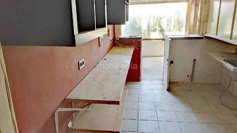 Foto d9b7d130-70d6-45a5-b7f7-fb3a0b45c929. Edificio en calle eolo 1 en Albolote