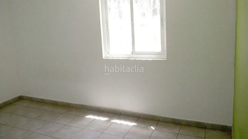 Foto a8bc084e-5577-4859-9ee4-2ef910c47845. Edifici a calle eolo 1 a Albolote