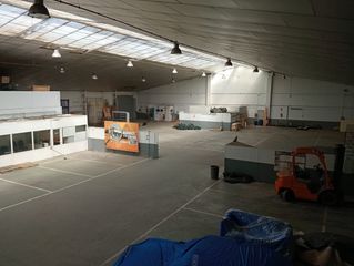 Rent Industrial building in Carretera aldealengua 12