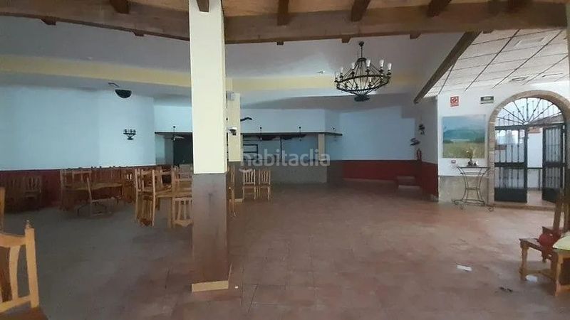 Foto c883c564-fa75-4360-8a31-0eb2373f9400. Edificio en Torres