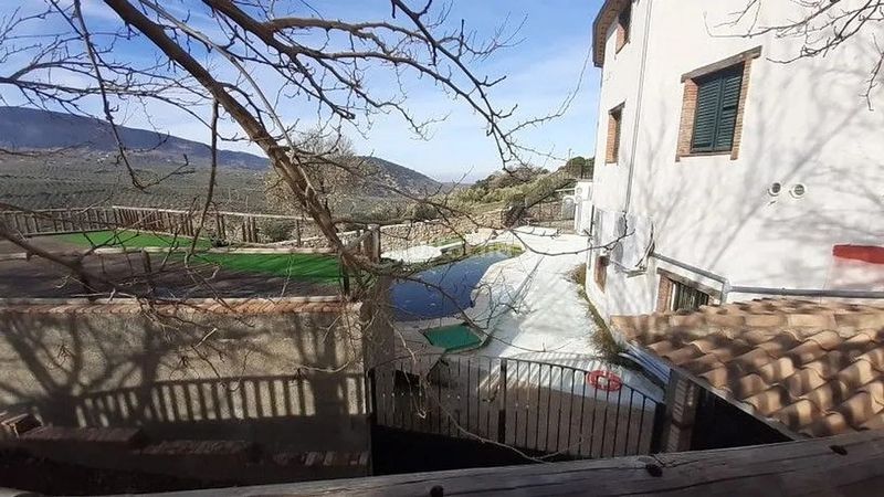Foto 5d5e78fd-5d55-4d46-b8e6-9b7ab04b32e8. Edifici a Torres