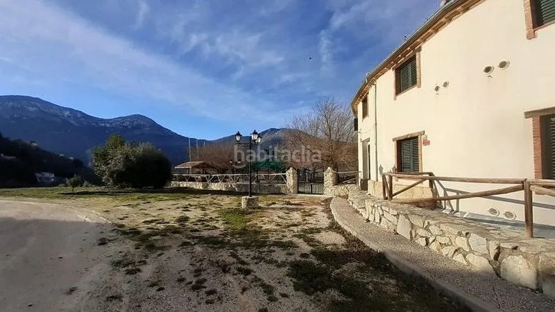 Foto f6c5f165-8cdd-4831-ad5f-db49d8082064. Edifici a Torres