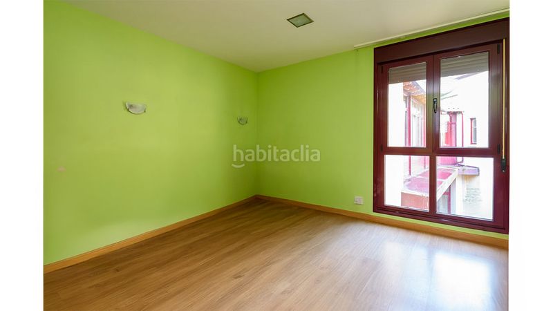 Foto 90e349de-2737-48b6-b9f0-a109846892fa. Edificio en Proaza
