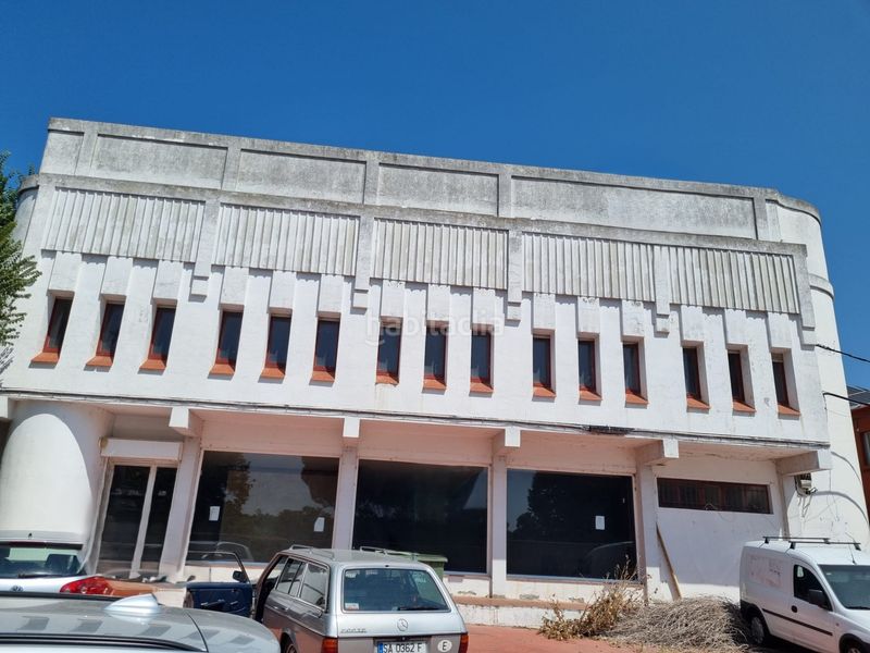 Foto a695ecc2-5ec7-4468-82e0-bc9903399340. Nau industrial a Cabrerizos