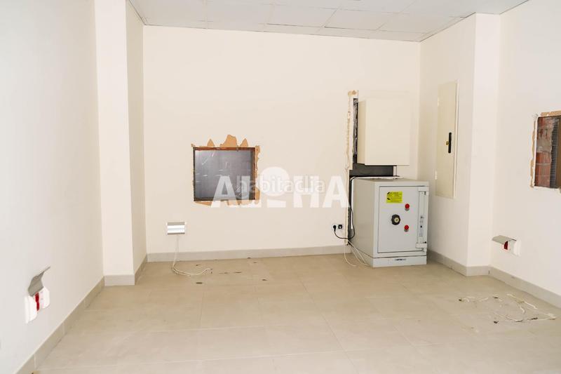 Foto b3a91a8f-3a72-4221-9bf2-3bf67108e15f. Rent business premise in Moncada