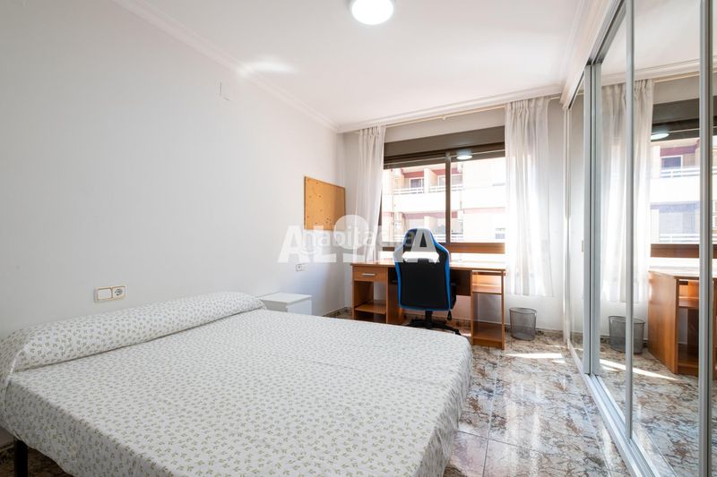 Foto 171628a9-a21d-45e1-b803-be98261e37d3. Rent flat in Moncada