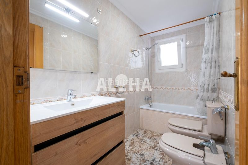 Foto d8a3dbba-8462-4888-8fd2-1c7a5c4af95e. Rent flat in Moncada