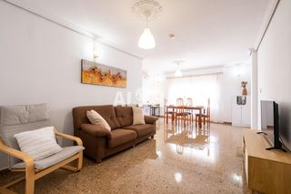 Miete Etagenwohnung in Moncada. Alquiler moncada para estudiantes