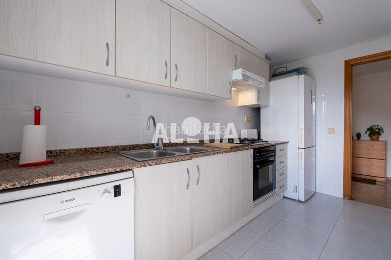 Foto 9a7ef9e4-f54d-4075-89bd-c8d567e833e6. Location appartement avec parking piscine dans Moncada