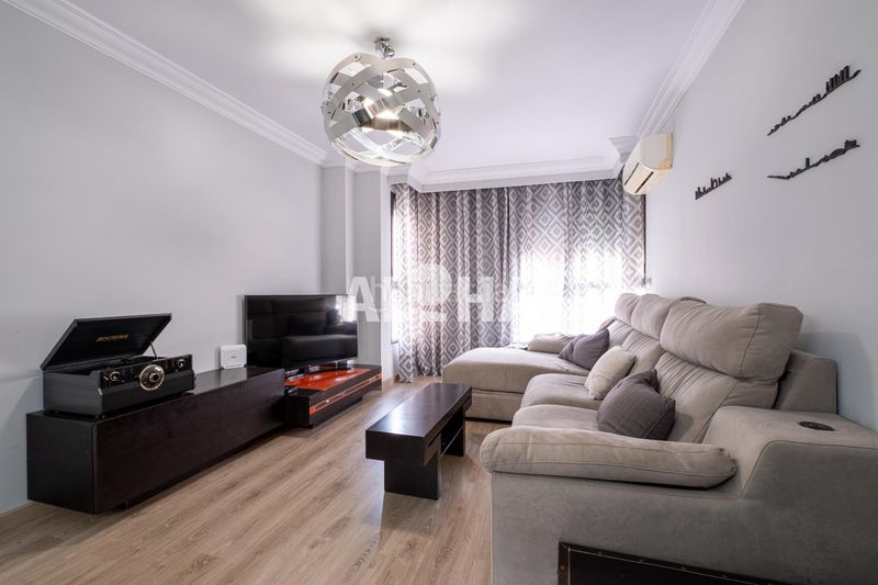 Foto 646a1ea1-d87f-4ab4-b60d-d2dddddda418. Location appartement avec piscine dans Moncada