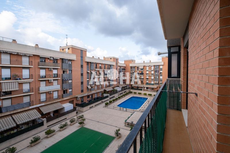 Foto f5ba4f35-110f-4e59-8643-aa66c9710869. Location appartement avec piscine dans Moncada