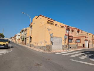 Casa adossada a Calle mojácar 20