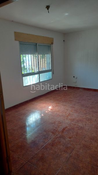 Foto a6359157-ab81-44a4-b7be-3eb0b256d83c. Casa adossada amb xemeneia aparcament a Ejido Norte Ejido (El)