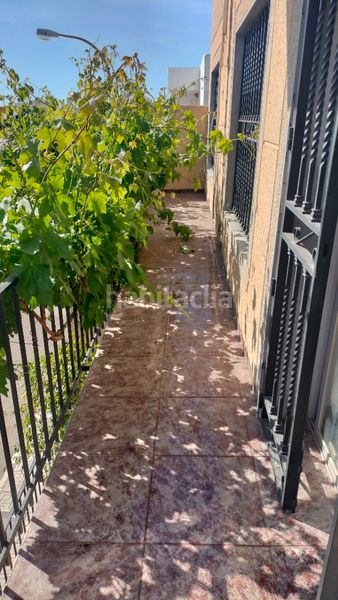 Foto b4a34a6a-fb14-405b-8be5-a17411f0b950. Casa adossada amb xemeneia aparcament a Ejido Norte Ejido (El)