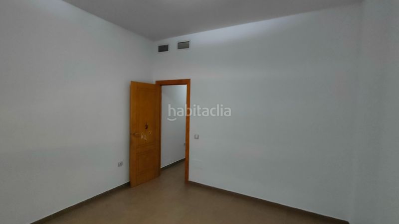 Foto 55de10bc-ee66-4c62-a294-13b116e7fa28. Pis amb aparcament a Pabellón - Estación - El Corte Inglés Ejido (El)