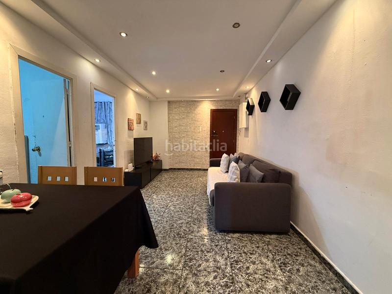 Foto f6c1e4f1-6ac9-4384-8beb-33c0208ced78. Pis a carrer teide 22 a Les Planes Hospitalet de Llobregat (L´)