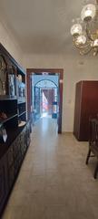 Casa a Villanueva de la Reina. Casa zona supermercado día.
