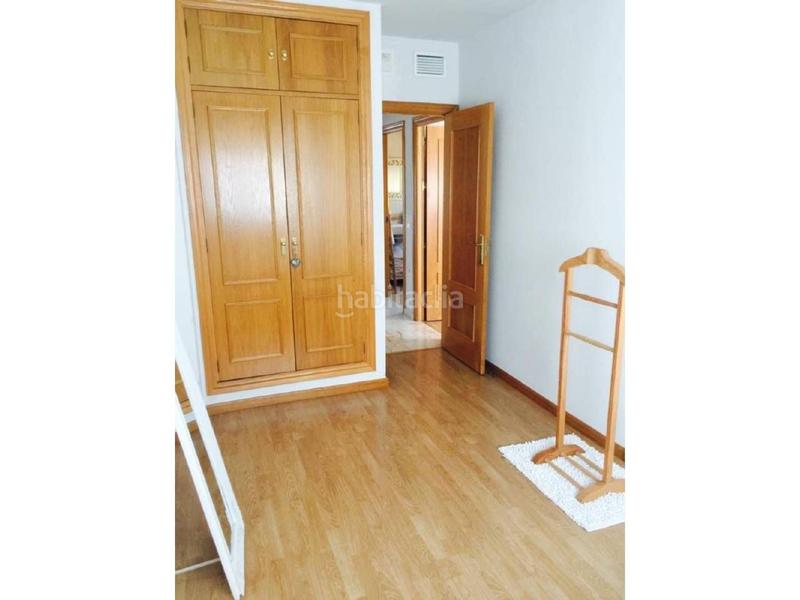 Foto 609329b9-a28f-4e13-90b9-a745228ce9d8. Casa aparellada amb calefacció aparcament piscina a Badajoz