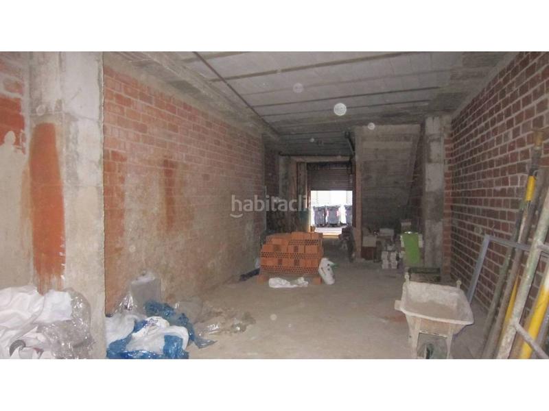Foto 80d5b3c8-82fc-4d98-8794-f79e8a2a8cba. Alquiler local comercial  en alquiler en Badajoz