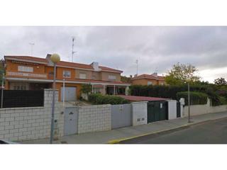 Casa aparellada a Carretera de Sevilla - Los Montitos. Adosado en venta