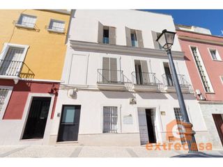 Business premise in Casco Antiguo. Local comercial en venta