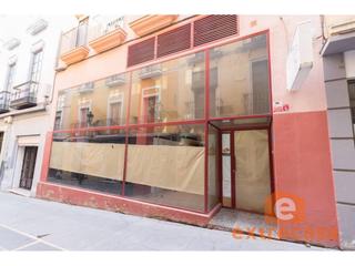 Location Local commercial à Casco Antiguo. Local comercial en alquiler