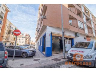 Business premise in La Estación. Local comercial en venta