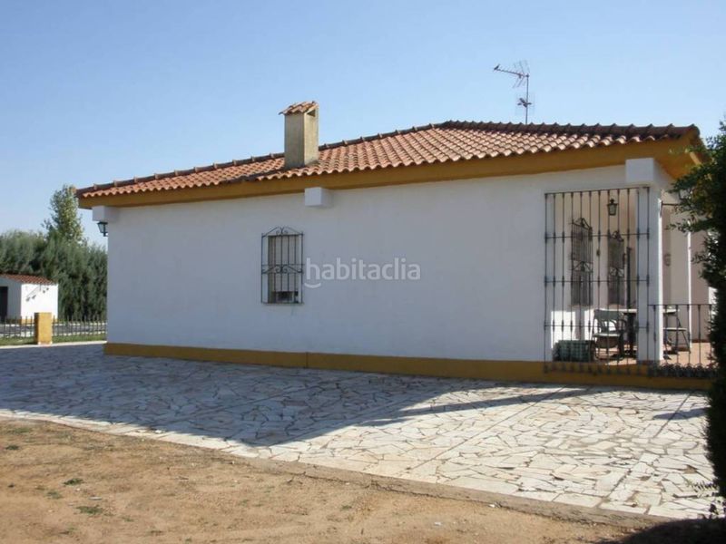Foto 5ec334a8-601d-4cd5-a2c2-d59c3539d022. Xalet amb aparcament a Las Vaguadas Badajoz