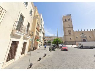 Lloguer Local Comercial a Casco Antiguo. Local comercial en alquiler en casco antiguo