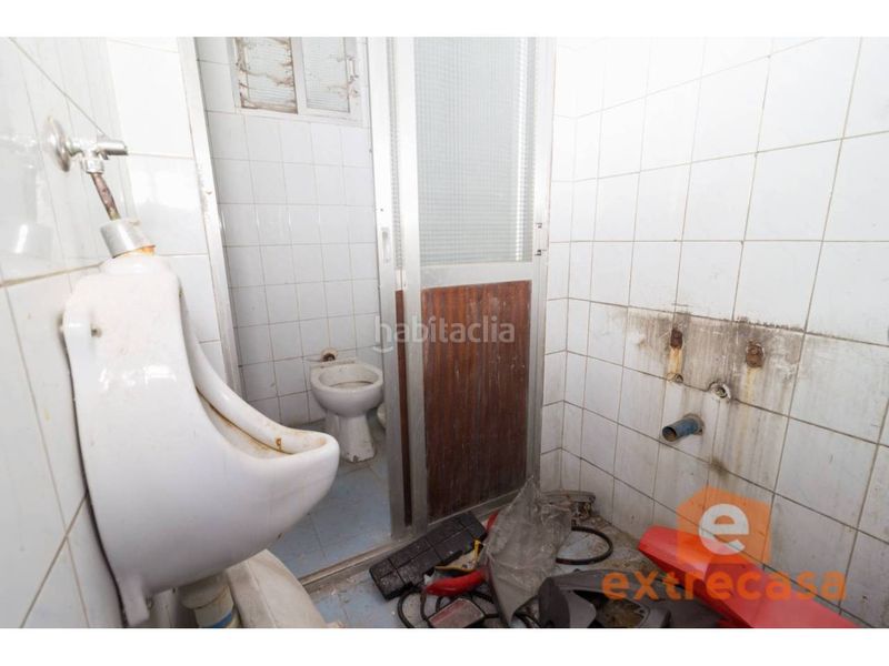 Foto f65646e2-29d4-4942-8aaa-00410810afce. Local comercial a La Estación Badajoz