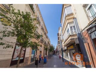 Lloguer Local Comercial a Casco Antiguo. Local en alquiler en zona centro