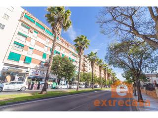 Affitto Locale commerciale in Maria Auxiliadora - Barriada de Llera. Local en alquiler en maría auxiliadora