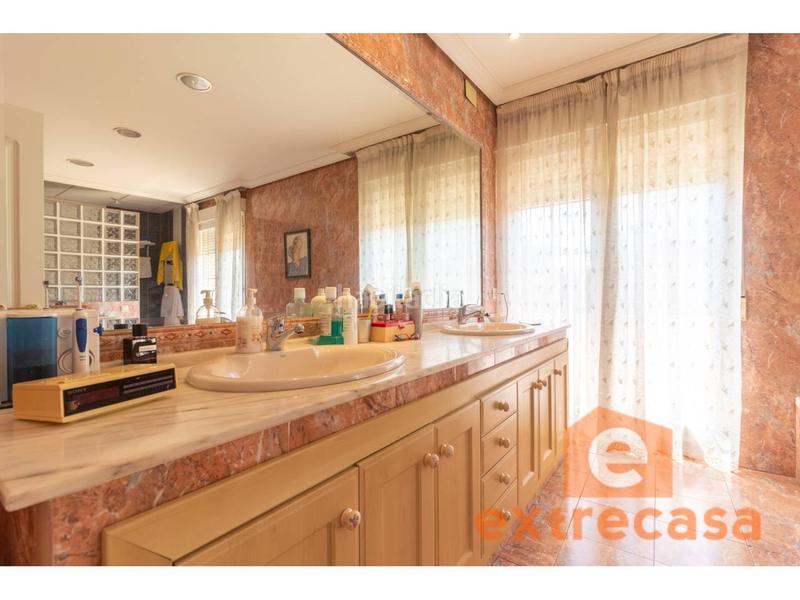 Foto 0416f950-4d11-417a-8fe5-993f51d5442c. Chalet avec chauffage parking piscine dans Las Vaguadas Badajoz