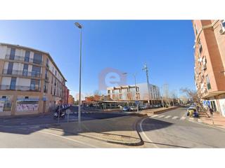 Affitto Locale commerciale in Avenida Elvas. Local comercial en alquiler o alquiler con opción a compra