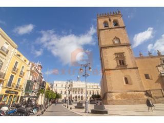 Lloguer Local Comercial a Casco Antiguo. Local en alquiler en centro histórico de badajoz