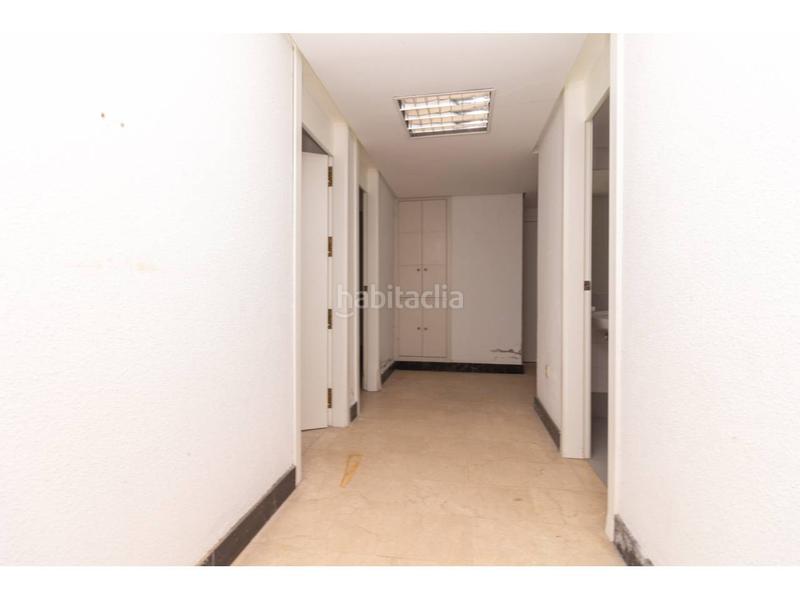 Foto 86bd7ff2-945c-4052-86b7-258b35b3c160. Alquiler local comercial local en alquiler en pleno centro en Badajoz