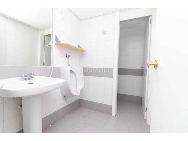 Foto 95c8485f-e949-48df-8808-07d9a8f200ae. Alquiler local comercial local en alquiler en pleno centro en Badajoz
