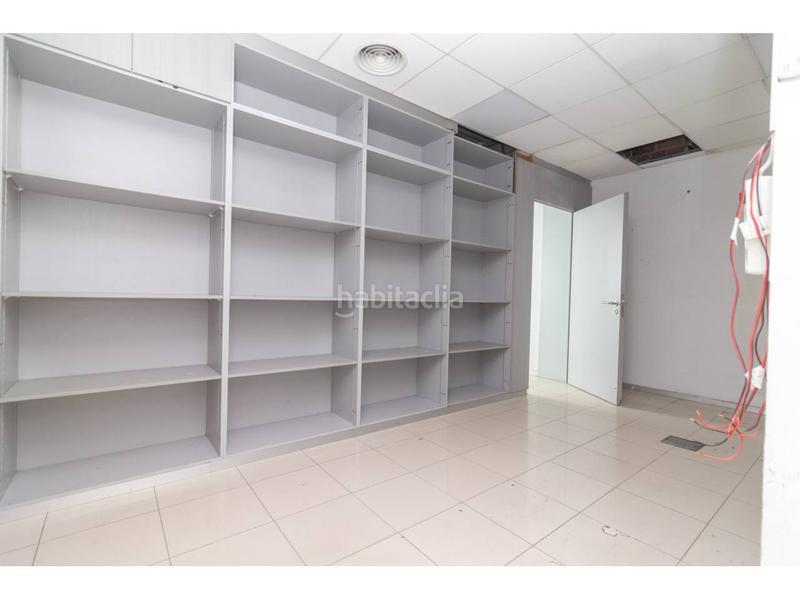 Foto e8b50509-5538-488d-bb20-04f22aba8186. Alquiler local comercial local en alquiler en pleno centro en Badajoz