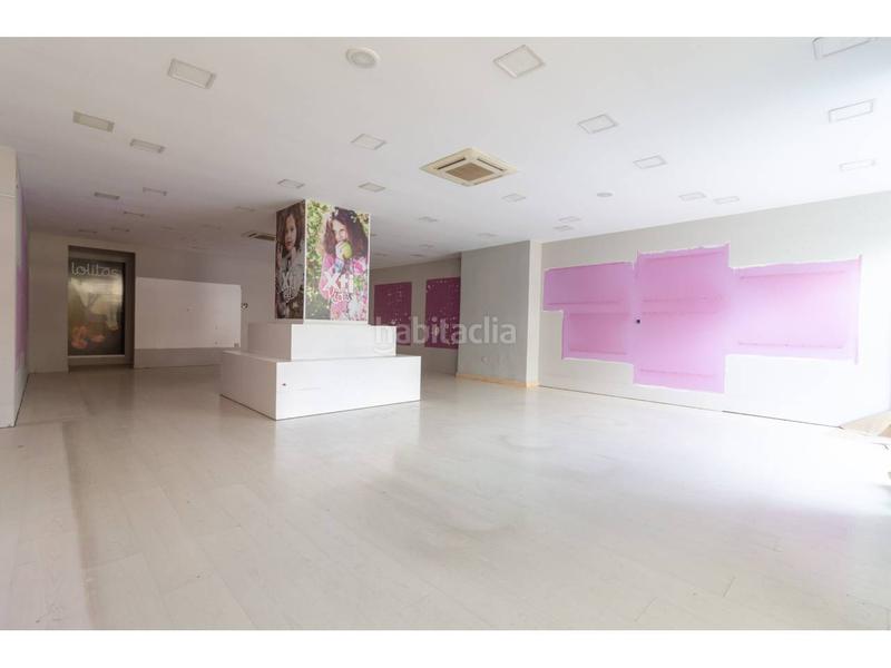 Foto e9c7c25b-66c6-4f33-a90c-dea33ba9eed4. Alquiler local comercial local en alquiler en pleno centro en Badajoz