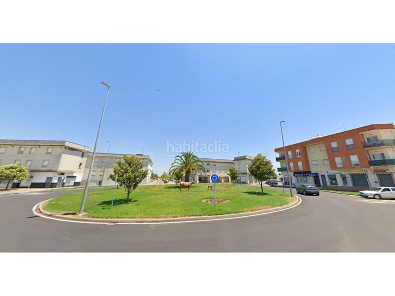 Foto ba0a9ba5-3a8a-45a8-9816-3d701403f6cc. Casa aparellada amb aparcament a pedanías de Badajoz Badajoz