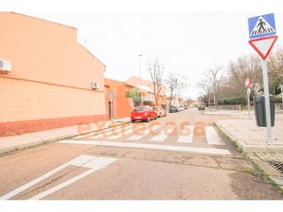 Alquiler Casa adosada en Valdepasillas - La Paz - Huerta Rosales. Adosado en alquiler en la granadilla