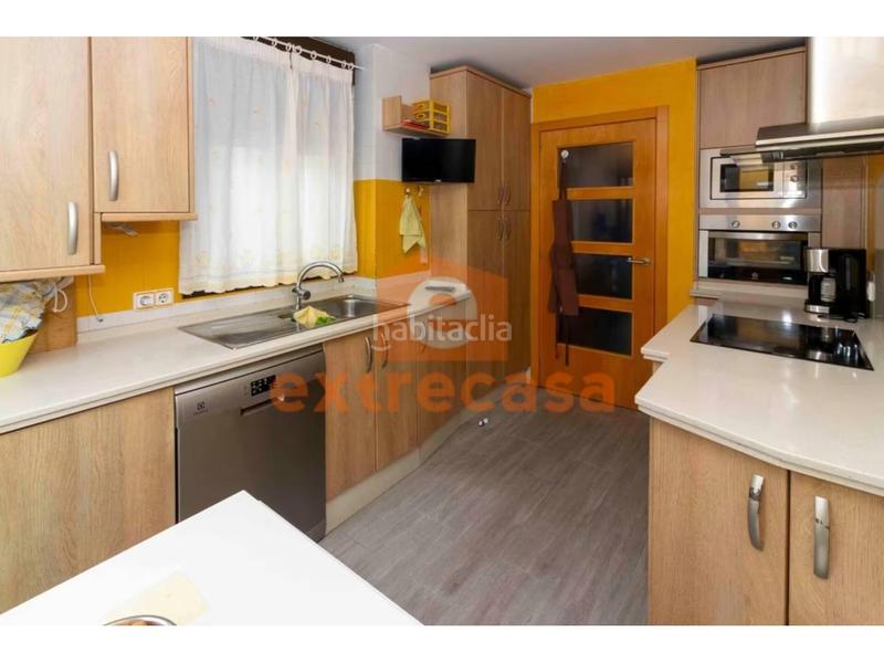 Foto e3e0ec90-d2de-4b08-abc7-06715e53f758. Dachwohnung mit heizung parking in Casco Antiguo Badajoz