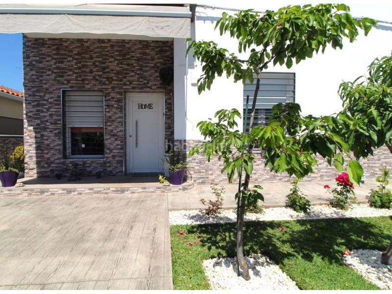 Foto ab5bd104-07ca-46ba-be6b-f459bfb24d35. Chalet dans Avenida Elvas Badajoz