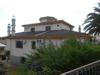 Chalet en Carretera de Sevilla - Los Montitos. Chalet en venta
