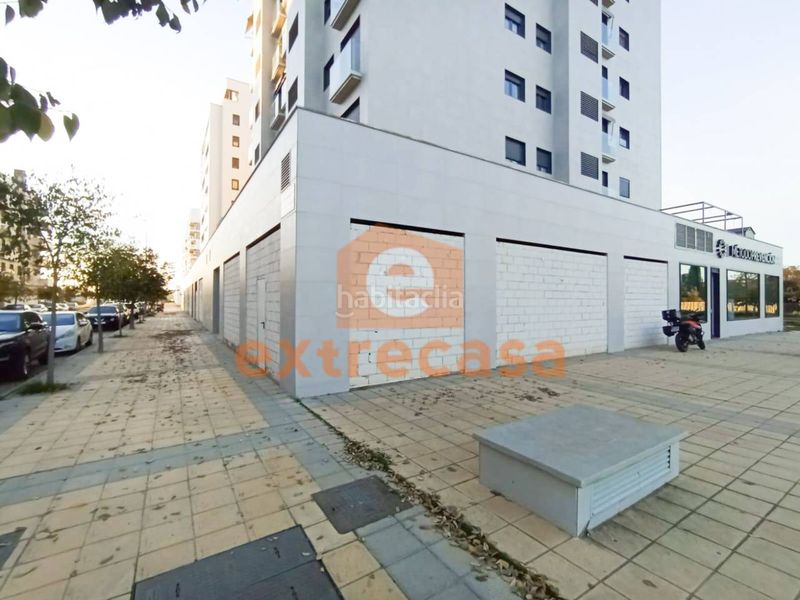 Foto 46a244b0-87eb-41ef-9967-420626fc0e80. Local comercial a Avenida Elvas Badajoz