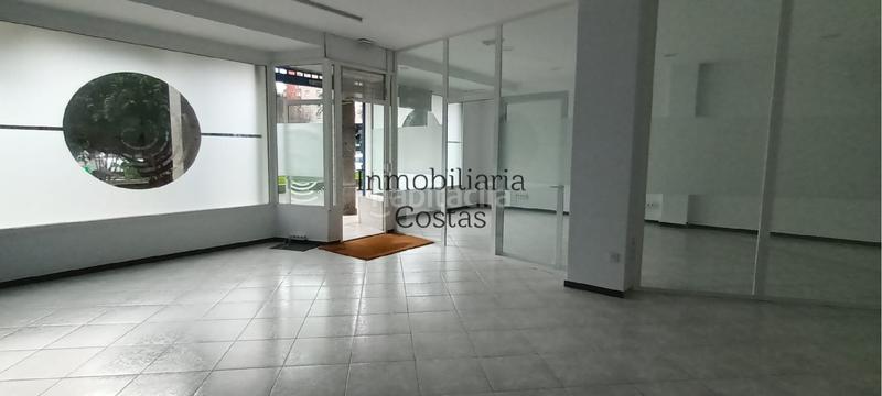 Foto b8d99f43-4170-4918-b6c3-2cc81c050bc7. Lloguer local comercial a Casablanca - Calvario Vigo